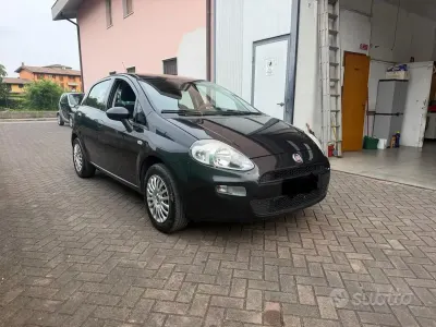 Begagnad Fiat Grande Punto 77 HK (56 kW) 2017 Svart Halvkombi