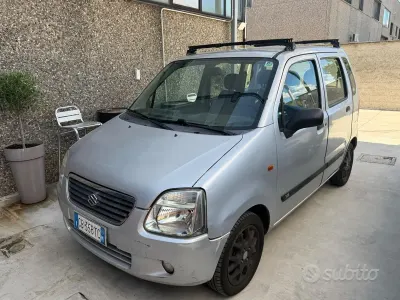 Usata Suzuki Wagon R+ 76 CV (55 kW) 2002 Grigio Monovolume