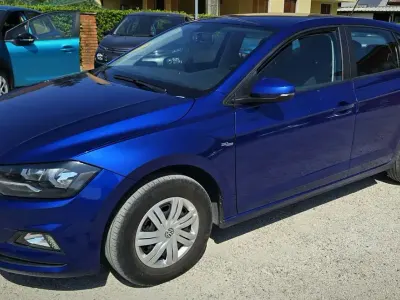 Usata VW Polo Comfortline 75 CV (55 kW) 2018 Blu/azzurro Utilitaria
