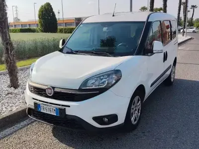 Usata Fiat Doblò Easy 105 CV (77 kW) 2018 Bianco Monovolume