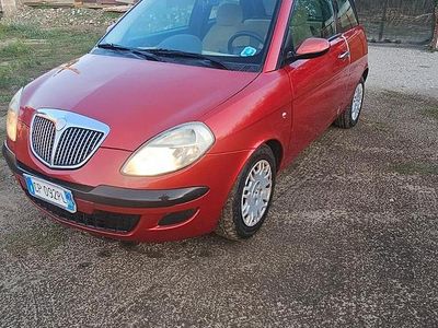 Usata Lancia Ypsilon 60 CV (44 kW) 2004 Rosso Utilitaria