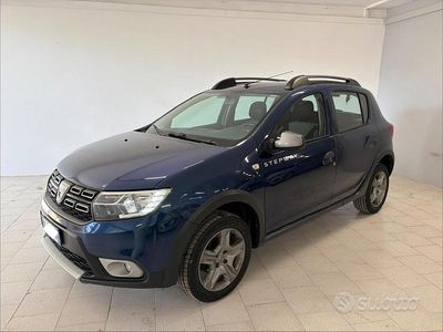 Usata Dacia Sandero Stepway 90 CV (66 kW) 2017 Blu Berlina