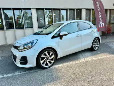 Usata Kia Rio 75 CV (55 kW) 2016 Bianco Utilitaria