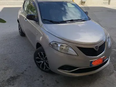 Usata Lancia Ypsilon 2011 Utilitaria