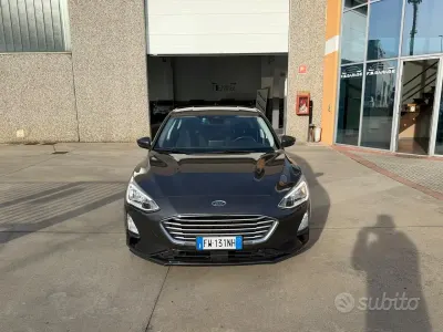 Begagnad Ford Focus Business Edition 120 HK (88 kW) 2019 Grå Sedan
