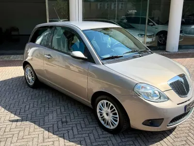 Usata Lancia Ypsilon 60 CV (44 kW) 2008 Grigio Utilitaria