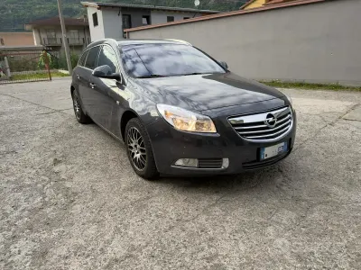 Usata Opel Insignia 131 CV (96 kW) 2013 Blu Station wagon
