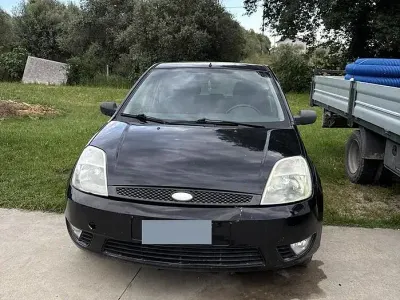 Usata Ford Fiesta 75 CV (55 kW) 2004 Nero Utilitaria