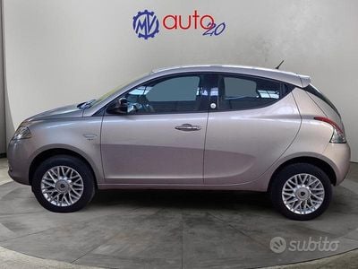 Usata Lancia Ypsilon Gold 85 CV (62 kW) 2014 Grigio Utilitaria