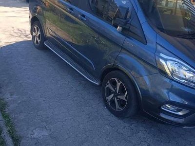 Usata Ford Tourneo Custom Active 185 CV (136 kW) 2022 Blu/azzurro Furgone