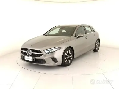 Usata Mercedes A180 Business 116 CV (85 kW) 2020 Grigio Berlina
