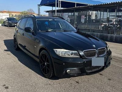 Begagnad BMW 318 Efficient Dynamics 143 HK (105 kW) 2012 Svart Kombi