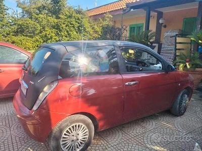 Usata Lancia Ypsilon 70 CV (51 kW) 2005 Rosso Utilitaria