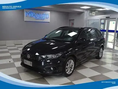 Usata Fiat Tipo Lounge 120 CV (88 kW) 2019 Nero metallizzato Station wagon