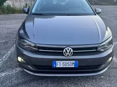 Usata VW Polo 95 CV (69 kW) 2018 Grigio Utilitaria
