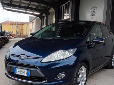 Usata Ford Fiesta Titanium 70 CV (51 kW) 2012 Blu Utilitaria