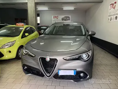 Usata Alfa Romeo Stelvio 210 CV (154 kW) 2017 Grigio SUV
