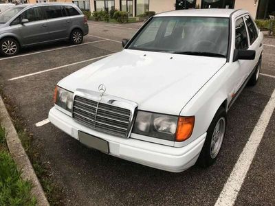 usata Mercedes E200 E (124)