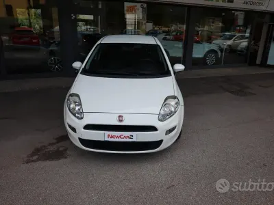 Begagnad Fiat Punto Street 95 HK (69 kW) 2016 Vit Halvkombi
