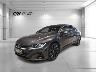 Usata VW Arteon Sport 190 CV (139 kW) 2021 Grigio Berlina