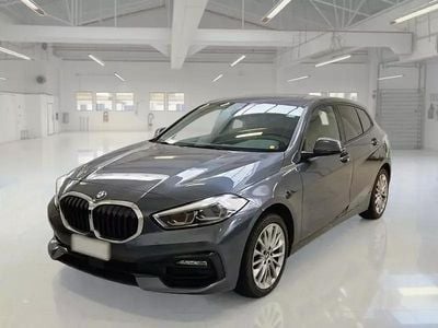 Usata BMW 118 Sport Line 136 CV (100 kW) 2021 Grigio Utilitaria