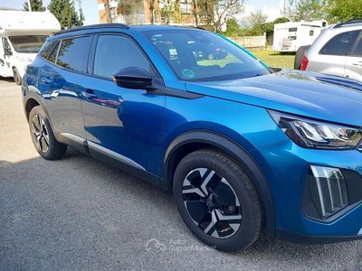 Begagnad Peugeot 2008 Allure 101 HK (74 kW) 2025 Blå SUV