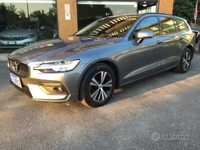 Usata Volvo V60 Business Edition 150 CV (110 kW) 2020 Grigio Station wagon