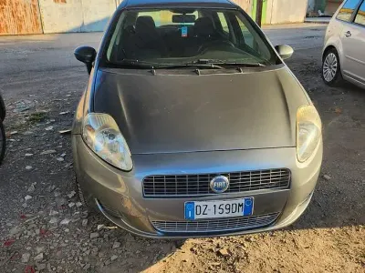 Usata Fiat Grande Punto 90 CV (66 kW) 2009 Grigio Utilitaria