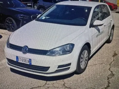 Usado VW Golf VII Sound 87 CV (63 kW) 2013 Blanco Berlina
