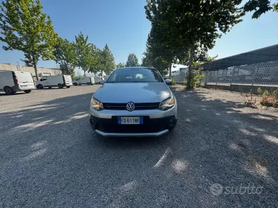Usata VW Polo Cross 90 CV (66 kW) 2016 Grigio Utilitaria