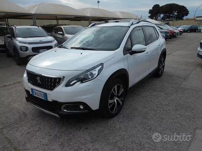Usata Peugeot 2008 S 101 CV (74 kW) 2019 Bianco SUV