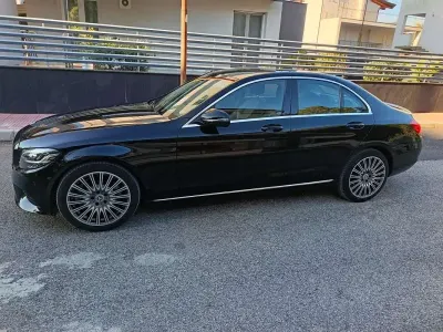 Gebraucht Mercedes C220 Executive 194 PS (142 kW) 2019 Schwarz Limousine
