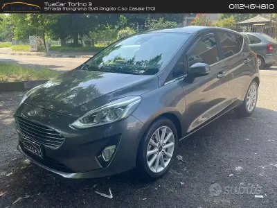 Usata Ford Fiesta Titanium 86 CV (63 kW) 2020 Grigio Utilitaria
