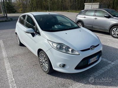 Begagnad Ford Fiesta Titanium 70 HK (51 kW) 2010 Halvkombi