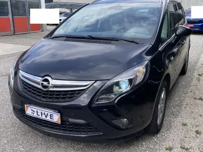 Usata Opel Zafira Tourer Cosmo 131 CV (96 kW) 2012 Nero Monovolume