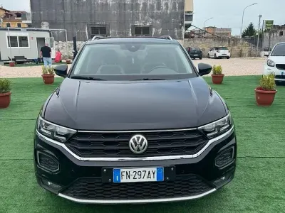 Usata VW T-Roc Style 150 CV (110 kW) 2018 Nero SUV