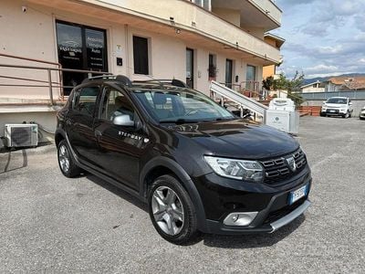 Usata Dacia Sandero Stepway 90 CV (66 kW) 2017 Nero Berlina