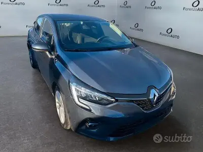 Usata Renault Clio V Business 91 CV (66 kW) 2022 Grigio Berlina