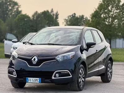 Usado Renault Captur Zen 90 CV (66 kW) 2017 Negro SUV