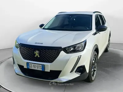 Käytetty Peugeot 2008 Allure 131 HP (96 kW) 2021 Valkoinen Katumaasturi