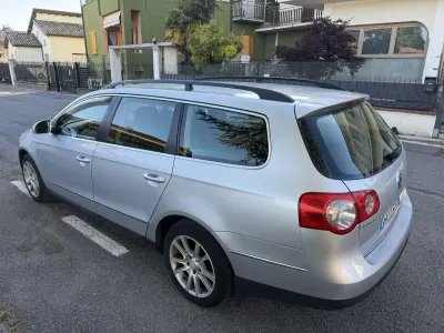 Begagnad VW Passat Comfortline 105 HK (77 kW) 2007 Grå Kombi