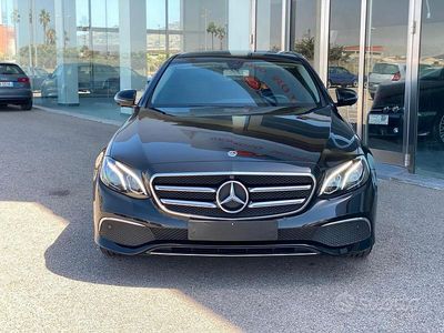 Usata Mercedes E220 Exclusive 194 CV (142 kW) 2019 Nero Berlina