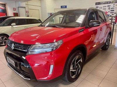 Rossa tetto nero Nuova 2025 Suzuki Vitara SUV | 28.900 €