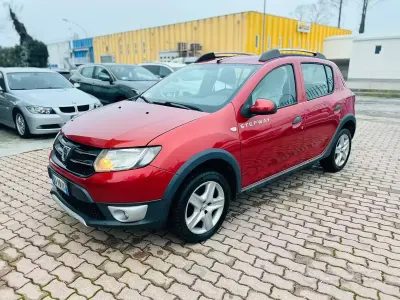 Gebraucht Dacia Sandero Prestige 90 PS (66 kW) 2014 Rot Limousine