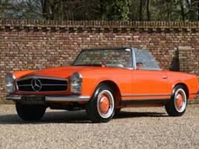 Begagnad Mercedes 230 150 HK (110 kW) 1964 Orange Cab