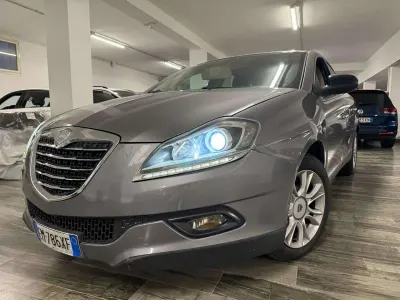 Usata Lancia Delta Gold 120 CV (88 kW) 2012 Grigio Utilitaria
