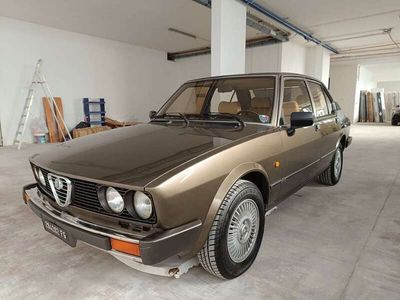 usata Alfa Romeo Alfetta 2.0 Quadrifoglio oro CARBURATORI