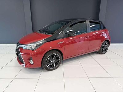 Usata Toyota Yaris Hybrid Edition 73 CV (53 kW) 2016 Rosso Berlina