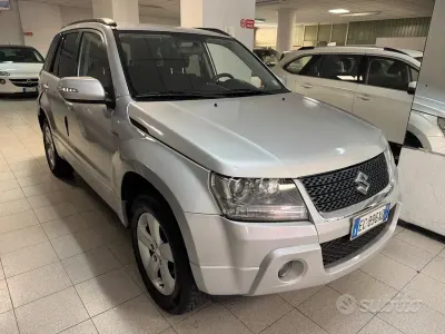 Usata Suzuki Grand Vitara 129 CV (94 kW) 2010 Grigio SUV