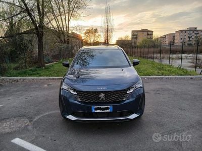 Usata Peugeot 5008 130 CV (95 kW) 2023 Blu SUV